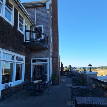 McMenamins Sand Trap Pub - Outdoor patio seating - Pubs Near Me - Gearhart, Oregon McMenamins Sand Trap Pub - Outdoor patio seating - Pubs Near Me - Gearhart, Oregon
