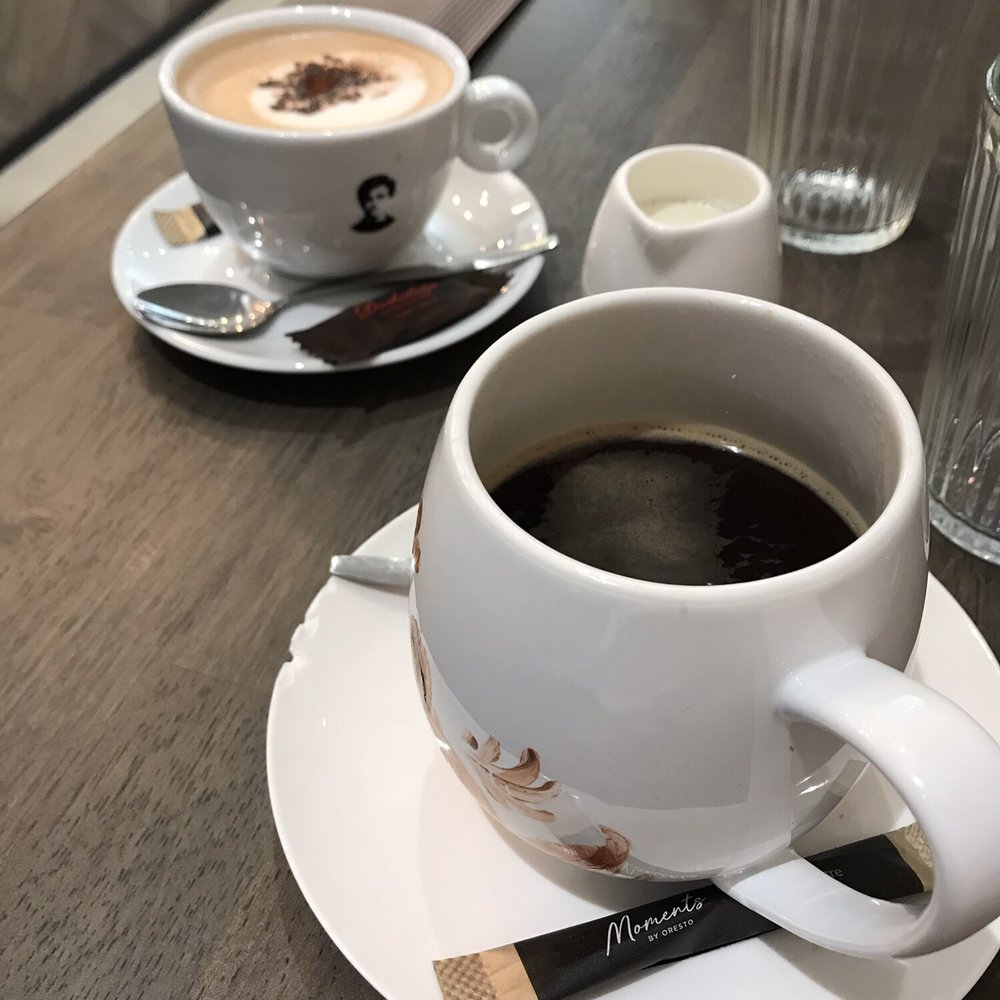 In Choc Daskalides - Coffee with chocolate and an Americano - Coffee & Tea Near Me - Gent, VOV In Choc Daskalides - Coffee with chocolate and an Americano - Coffee & Tea Near Me - Gent, VOV