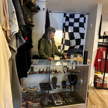 Faded Gold Vintage - Men's Clothing Near Me - Martinez, California