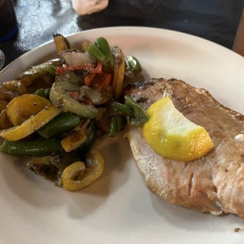 Beckton’s Chophouse and Tavern - Salmon with "steamed" vegetables - Steakhouses Near Me - Dickens, Texas