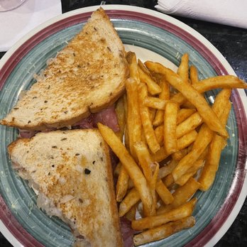 Houligans - Port Orange - American Near Me - Port Orange, Florida