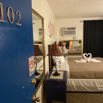 Town House Motel - Hotels Near Me - Buena Park, California Town House Motel - Hotels Near Me - Buena Park, California