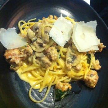 Candelori's - linguine con salsiccie e porcini - Italian Near Me - Smithfield, NSW Candelori's - linguine con salsiccie e porcini - Italian Near Me - Smithfield, NSW