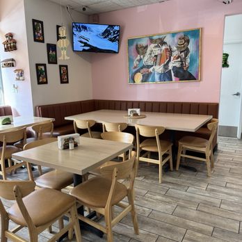 Pochis Sweet Designs - Large seating area - Cafes Near Me - Grand Rapids, Michigan