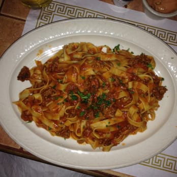 Trattoria IL Buongustaio - Fetuccini Bolognesa - Italian Near Me - Guaynabo, Puerto Rico Trattoria IL Buongustaio - Fetuccini Bolognesa - Italian Near Me - Guaynabo, Puerto Rico