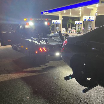 Kritical Towing - Tow truck lifting vehicle - Towing Near Me - La Puente, California Kritical Towing - Tow truck lifting vehicle - Towing Near Me - La Puente, California