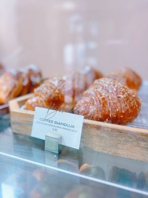 'Le Beau' Croissanterie by null