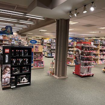 Barnes & Noble - Newspapers & Magazines Near Me - Long Beach, California