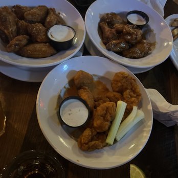 Llywelyn's Pub - Bone in and boneless wings - Irish Pub Near Me - Webster Groves, Missouri