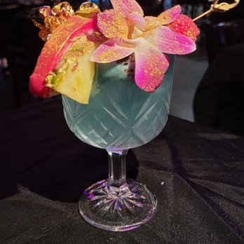 Deluxe Fun Dining - Drink with gold - Bars Near Me - Charlotte, North Carolina Deluxe Fun Dining - Drink with gold - Bars Near Me - Charlotte, North Carolina