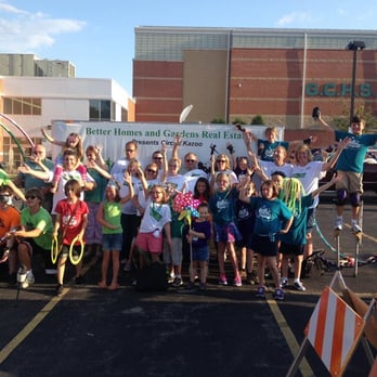 Circus Kazoo - Walk, roll, or pedal down the local parades with Circus Kazoo. - Performing Arts Near Me - Grayslake, Illinois