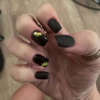 Sun Nails - Joe happily did a sunflower theme! Half matte! - Nail Salons Near Me - Corona, California Sun Nails - Joe happily did a sunflower theme! Half matte! - Nail Salons Near Me - Corona, California