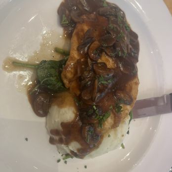House Kitchen & Bar - Chicken marsala - New American Near Me - Sacramento, California House Kitchen & Bar - Chicken marsala - New American Near Me - Sacramento, California