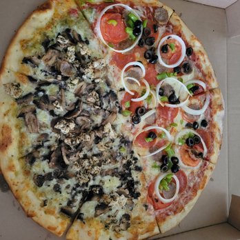 Giannotto's Pizzaria - Half chicken pesto/half deluxe pizza - Pizza Near Me - Wailuku, Hawaii Giannotto's Pizzaria - Half chicken pesto/half deluxe pizza - Pizza Near Me - Wailuku, Hawaii