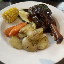 The Inn Grill - Lamb shank