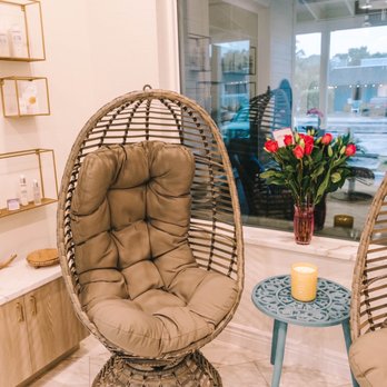 Salt & Scissors Salon Spa - Waiting - Hair Salons Near Me - Anna Maria, Florida Salt & Scissors Salon Spa - Waiting - Hair Salons Near Me - Anna Maria, Florida