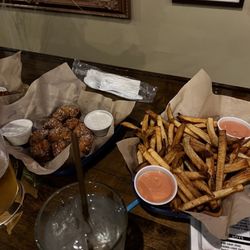 A Bar Named Sue On State - Wings