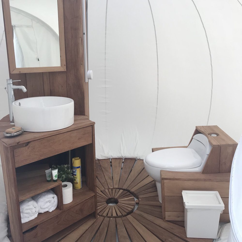 Campera - Bathroom and shower inside our suite - Hotels Near Me - Ensenada, BCN