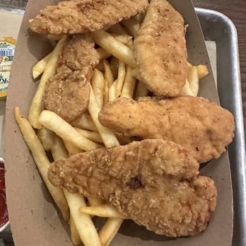 South End Market - Chicken tenders and fries from Bill's diner - Food Court Near Me - Springfield, Massachusetts South End Market - Chicken tenders and fries from Bill's diner - Food Court Near Me - Springfield, Massachusetts