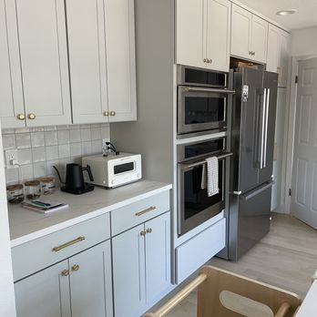 Bay Area Cabinet Supply - Icy Avalanche grey cabinets with gold hardware - Cabinetry Near Me - Dublin, California