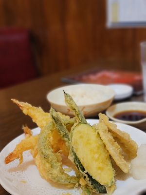 Noshi Sushi by null