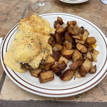 Chilly Jilly'z Bakery & Cafe - Carnitas Benedict - Ice Cream & Frozen Yogurt Near Me - Boulder City, Nevada Chilly Jilly'z Bakery & Cafe - Carnitas Benedict - Ice Cream & Frozen Yogurt Near Me - Boulder City, Nevada
