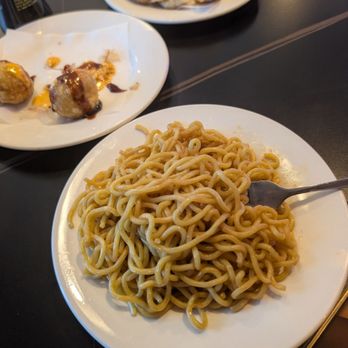 Mulan Asian Kitchen - Lo mein ( they call it yakisoba ) - Asian Fusion Near Me - Forest Hill, Texas