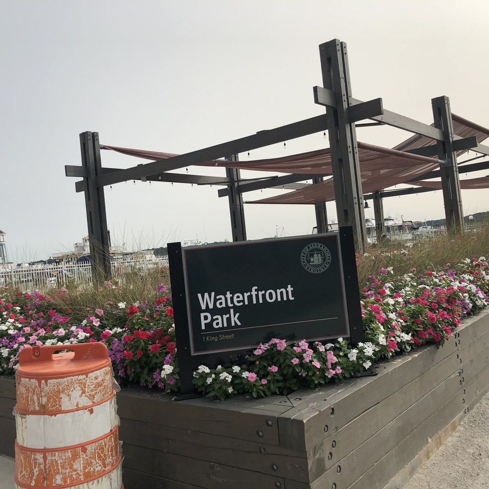 Waterfront Park - Entrance - Parks Near Me - Alexandria, Virginia