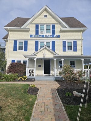 Admiral Dewey Inn by null