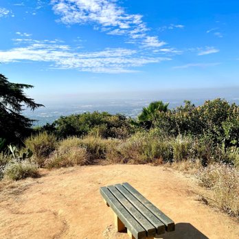 Hillside Wilderness Preserve Trail - Top view - Hiking Near Me - Monrovia, California Hillside Wilderness Preserve Trail - Top view - Hiking Near Me - Monrovia, California