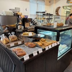 Luna Bakery - Daily baked goods