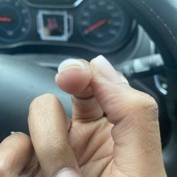 L.A Nails - Didnt glue my nail down