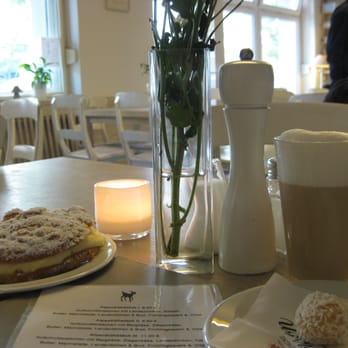 Restaurant Alpenstueck - Charming decor with delicious pastries. What's not to love? - German Near Me - Berlin, BE Restaurant Alpenstueck - Charming decor with delicious pastries. What's not to love? - German Near Me - Berlin, BE