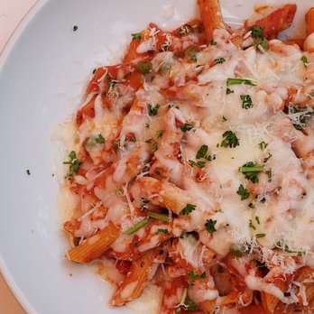 MA'S Italian Kitchen - Penne Alla Vodka (8/10) - Italian Near Me - Burbank, California MA'S Italian Kitchen - Penne Alla Vodka (8/10) - Italian Near Me - Burbank, California