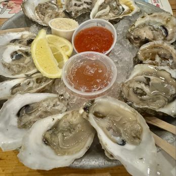 Half Shell Raw Bar - Great fresh Gulf oysters & east coast cold water oysters with awesome mignonette - Seafood Near Me - Key West, Florida Half Shell Raw Bar - Great fresh Gulf oysters & east coast cold water oysters with awesome mignonette - Seafood Near Me - Key West, Florida