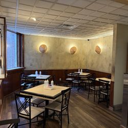 Grand Bistro - Rear eating area