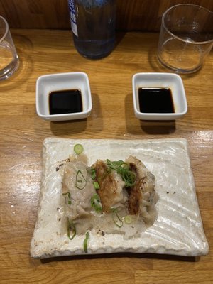 Grasshopper Ramen Bar by null