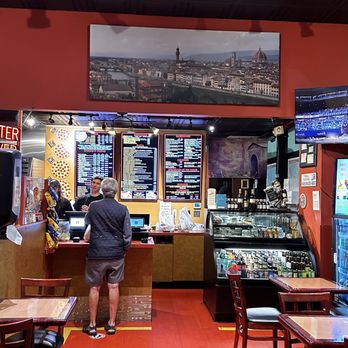 Primo Pizza & Pasta - the interior of a restaurant - Pizza Near Me - Carlsbad, California