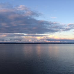Lake Edge Resort
