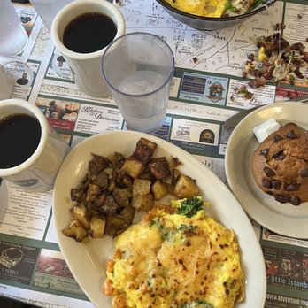 Lou's Restaurant & Bakery - Smokey garden scramble with fries and a gf pumpkin chocolate chip muffin - American Near Me - Hanover, New Hampshire