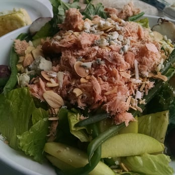 Fratellos Waterfront Restaurant - Bars Near Me - Appleton, Wisconsin