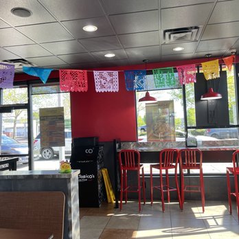 Victorico's - Eugene - Interior seating - Mexican Near Me - Eugene, Oregon