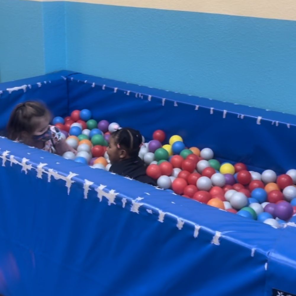Ball pit Ball pit