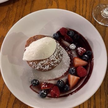 The Magpie - Butter Cake - New American Near Me - San Antonio, Texas The Magpie - Butter Cake - New American Near Me - San Antonio, Texas