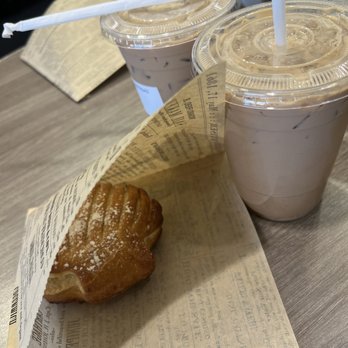 Lightbulb Coffee - Iced Toffee Nut Latte - Breakfast & Brunch Near Me - La Mesa, California Lightbulb Coffee - Iced Toffee Nut Latte - Breakfast & Brunch Near Me - La Mesa, California