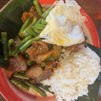 White Crane Retro Thai & Sushi - Crispy Pork string bean Curry - Thai Near Me - Naperville, Illinois White Crane Retro Thai & Sushi - Crispy Pork string bean Curry - Thai Near Me - Naperville, Illinois