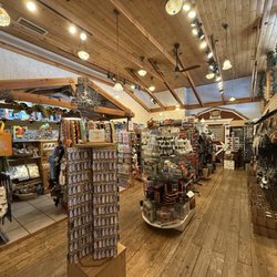 Pine Country Restaurant - Gift shop