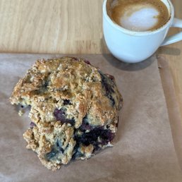 Blueberry scone & cortado