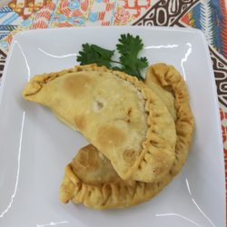 Casa Maria Kitchen - Nuestras Famosas Empanadillas Artesanales