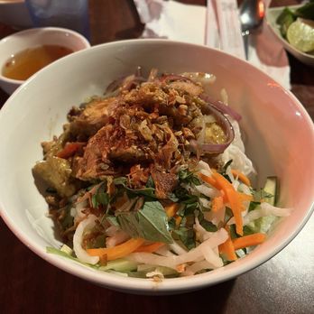 Billiard Hoang - tofu bun bowl - Vietnamese Near Me - Seattle, Washington Billiard Hoang - tofu bun bowl - Vietnamese Near Me - Seattle, Washington